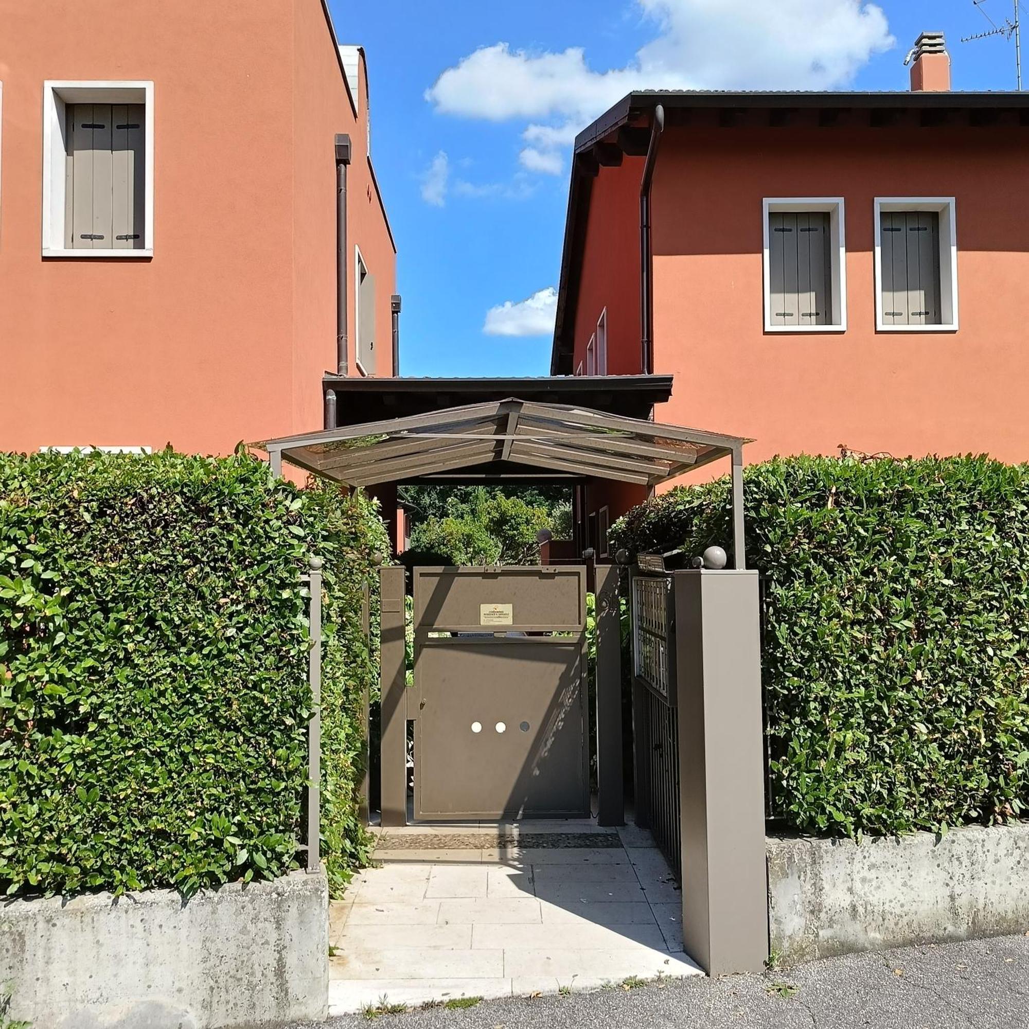 Home La Rosa Del Garda เปสเคียรา เดล การ์ดา ภายนอก รูปภาพ